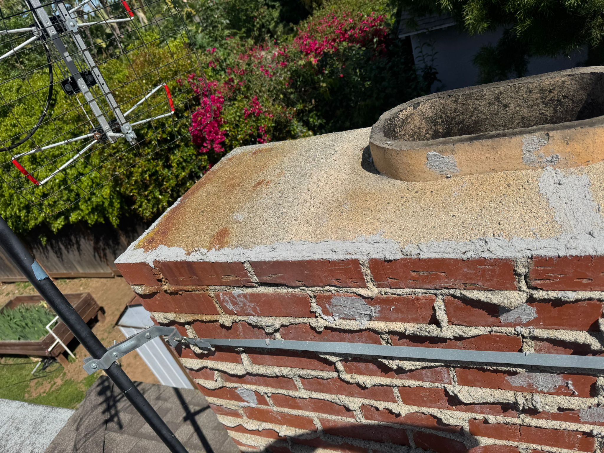 Dans Hollywood Chimney technician cleaning air ducts in North Hollywood home